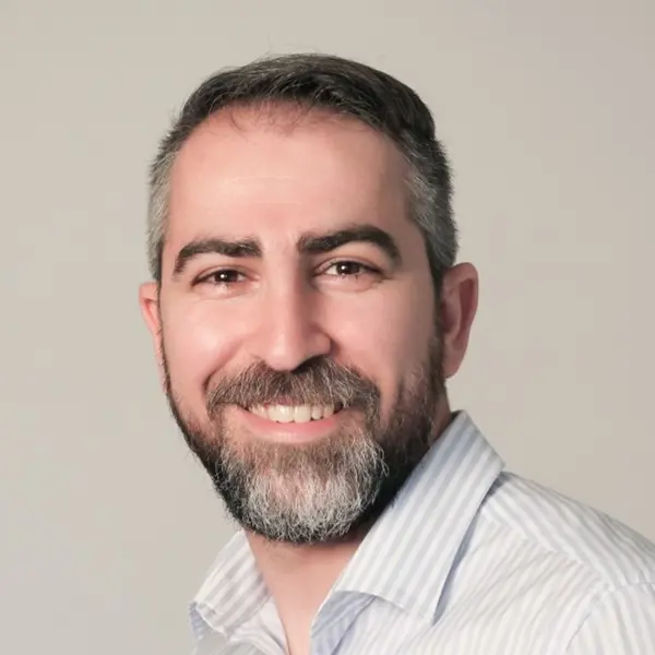 Headshot of Dr Saleh Seyedzadeh