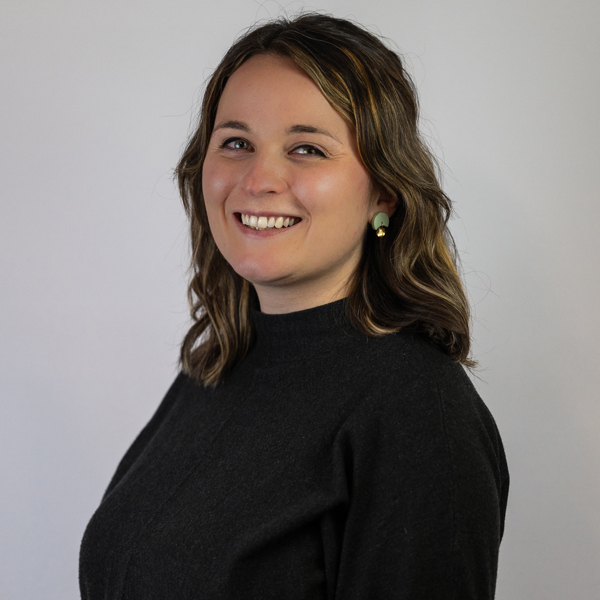 Headshot of Jen Campbell