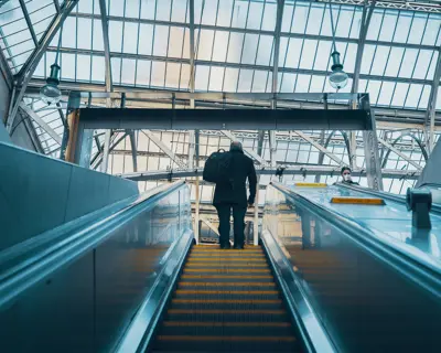 Glasgow Escalator Crop